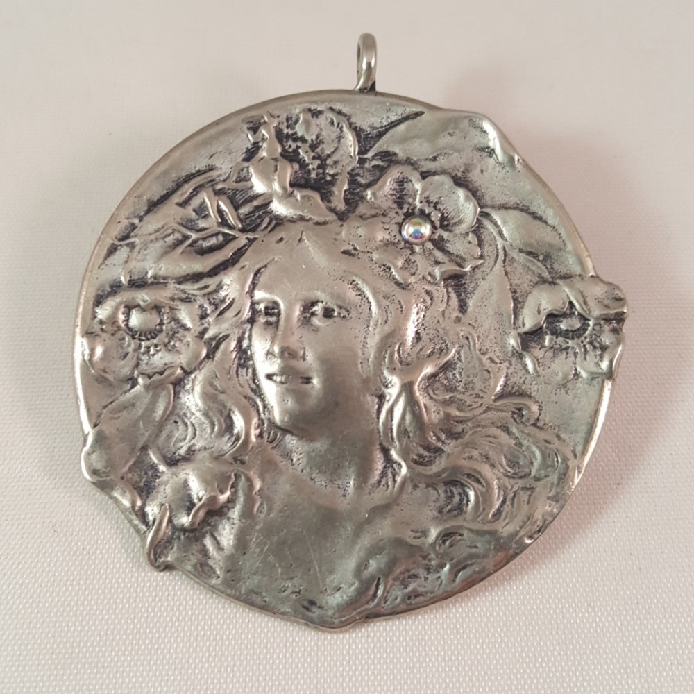 Vintage pin